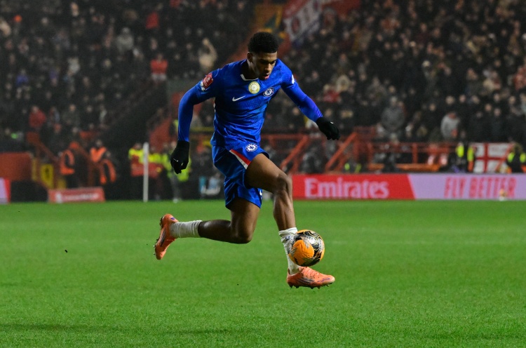 kaiyun-英媒：阿昌庞想在蓝军寻求更多出场机会很难，租借或许是最佳选择